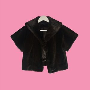 🔥BOGO under $20🔥 Wrap style faux fur jacket
